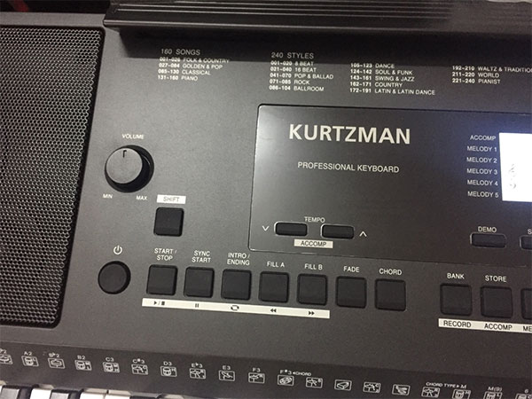 Đàn organ Kurtzman K250 gó gì nổi bật